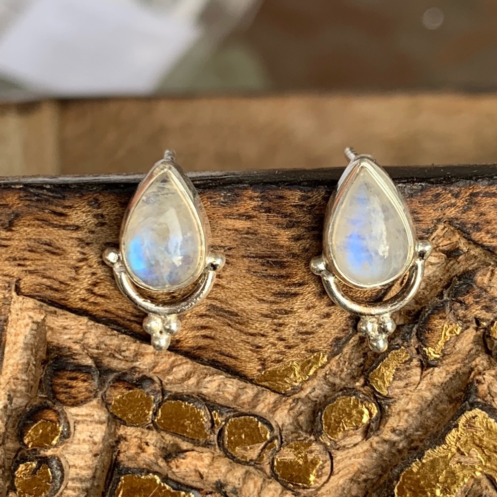 Rainbow moonstone sterling silver earringNEWstuds